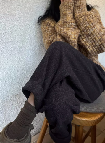 Cecelia : pantalon confortable en laine avec de grandes poches