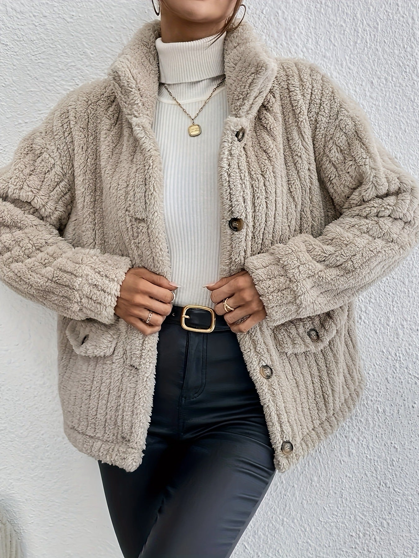 Berg-Feldt | Doppelseitige Strickjacke mit Samtknöpfen