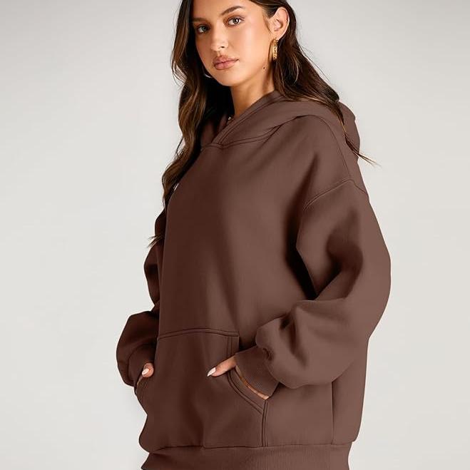 Grand sweat-shirt à capuche à manches longues avec poches de Fudus