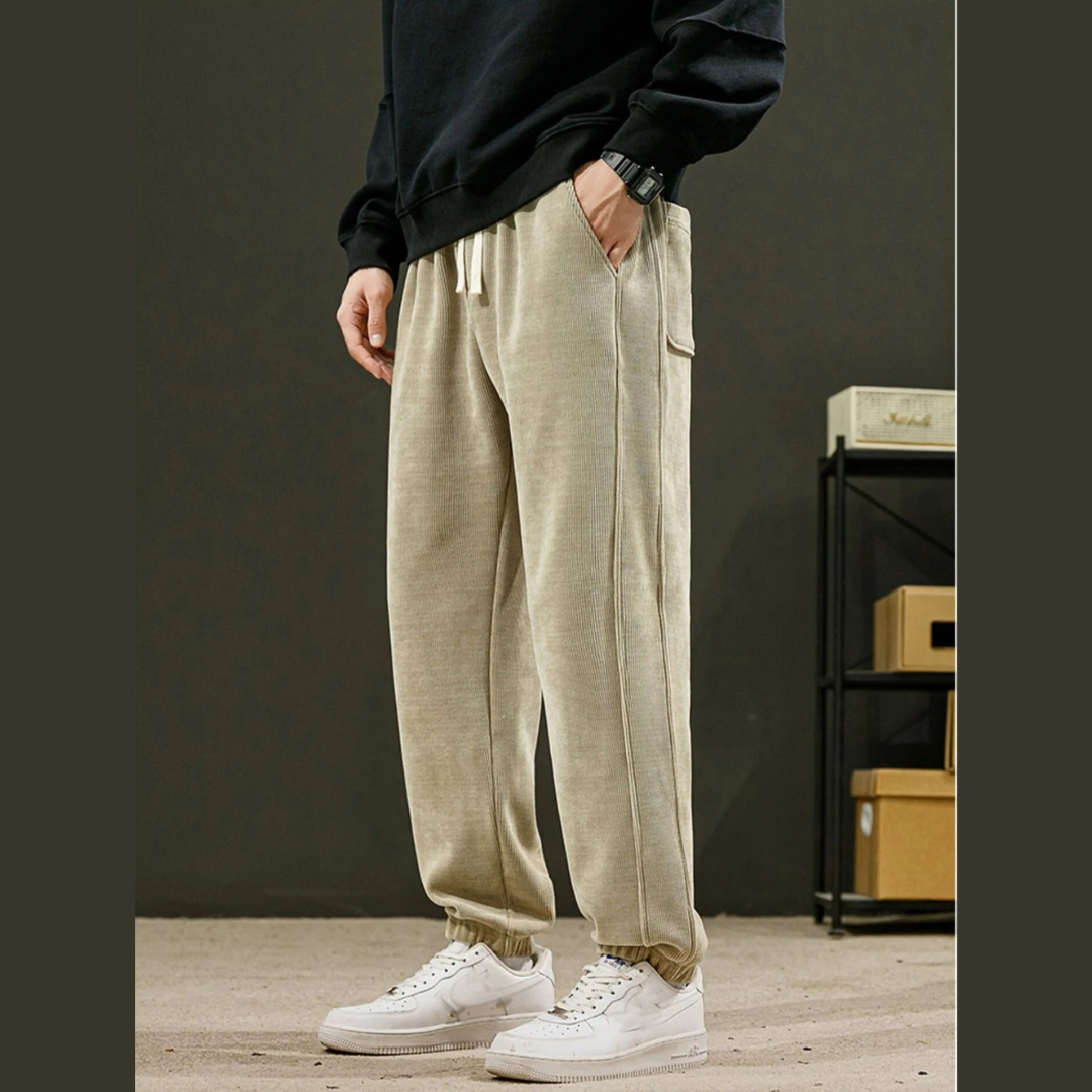 Pantalon élégant en velours côtelé doux de chez Arnold pour homme