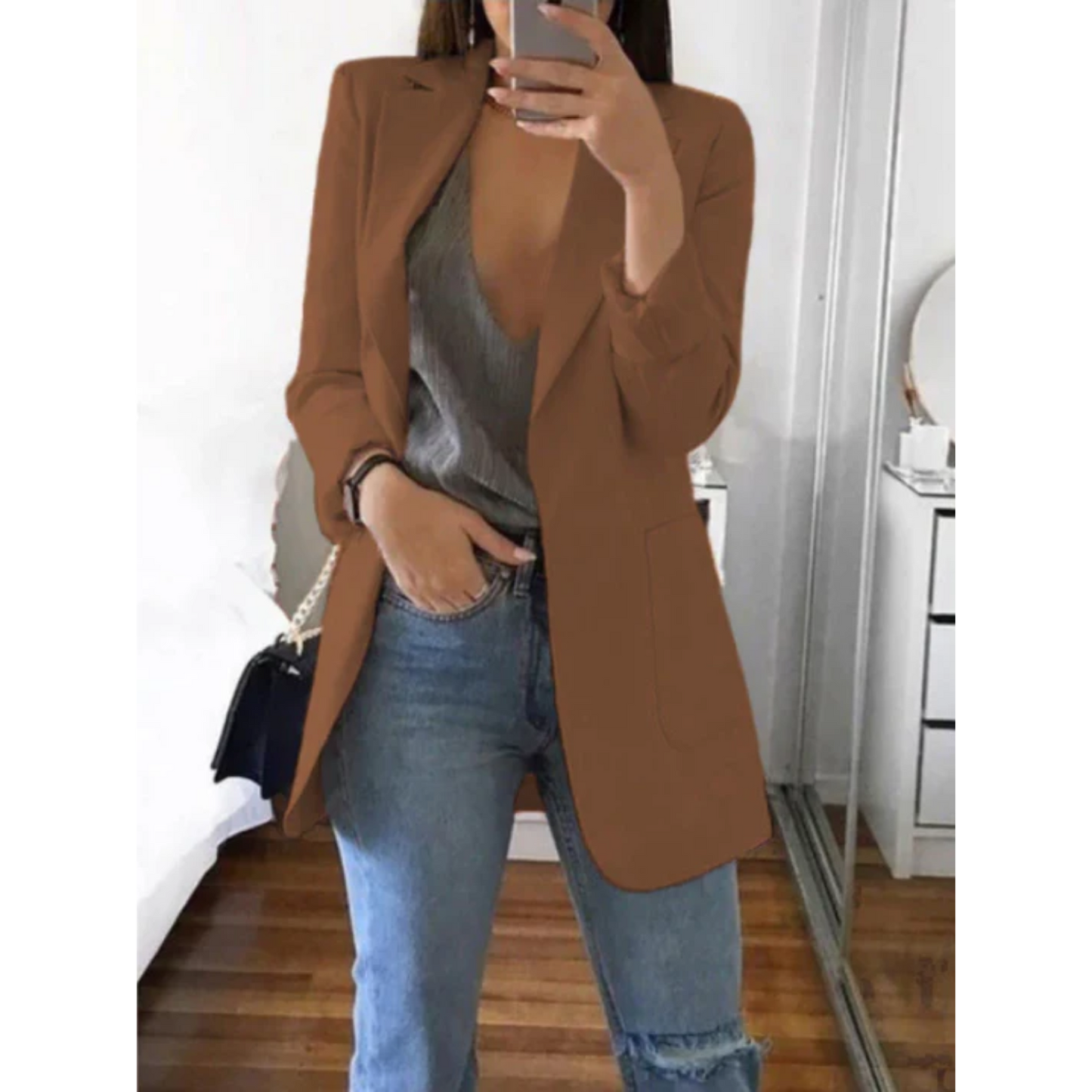 Blazer ajusté moderne et élégant Avelena