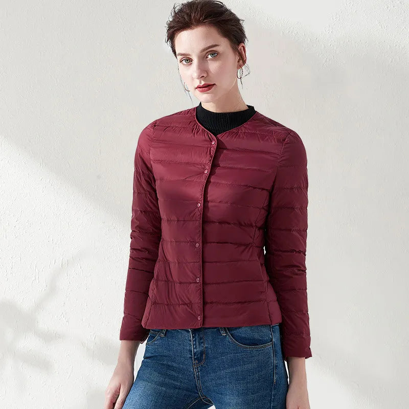 Berg-Feldt | Leichte, kragenlose und figurbetonende Damen-Daunenjacke