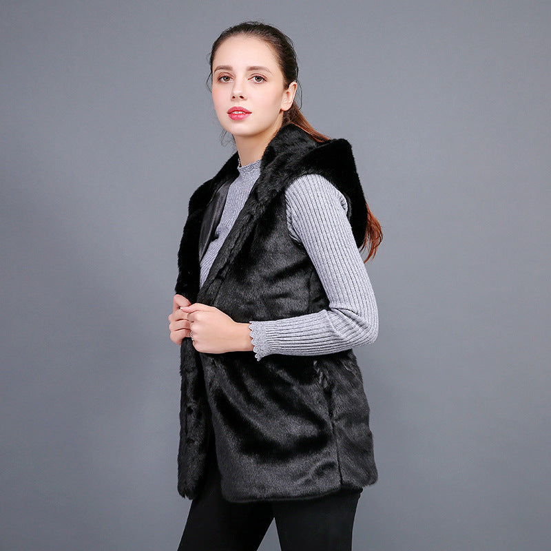 Gilet duveteux en fausse fourrure pour femme avec col généreux Berg-Feldt
