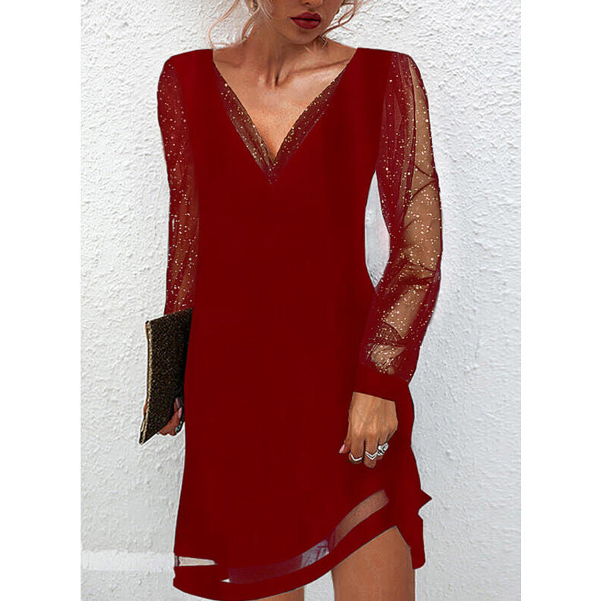 Festes Kleid mit Spitzenärmeln und V-Ausschnitt von Fudus