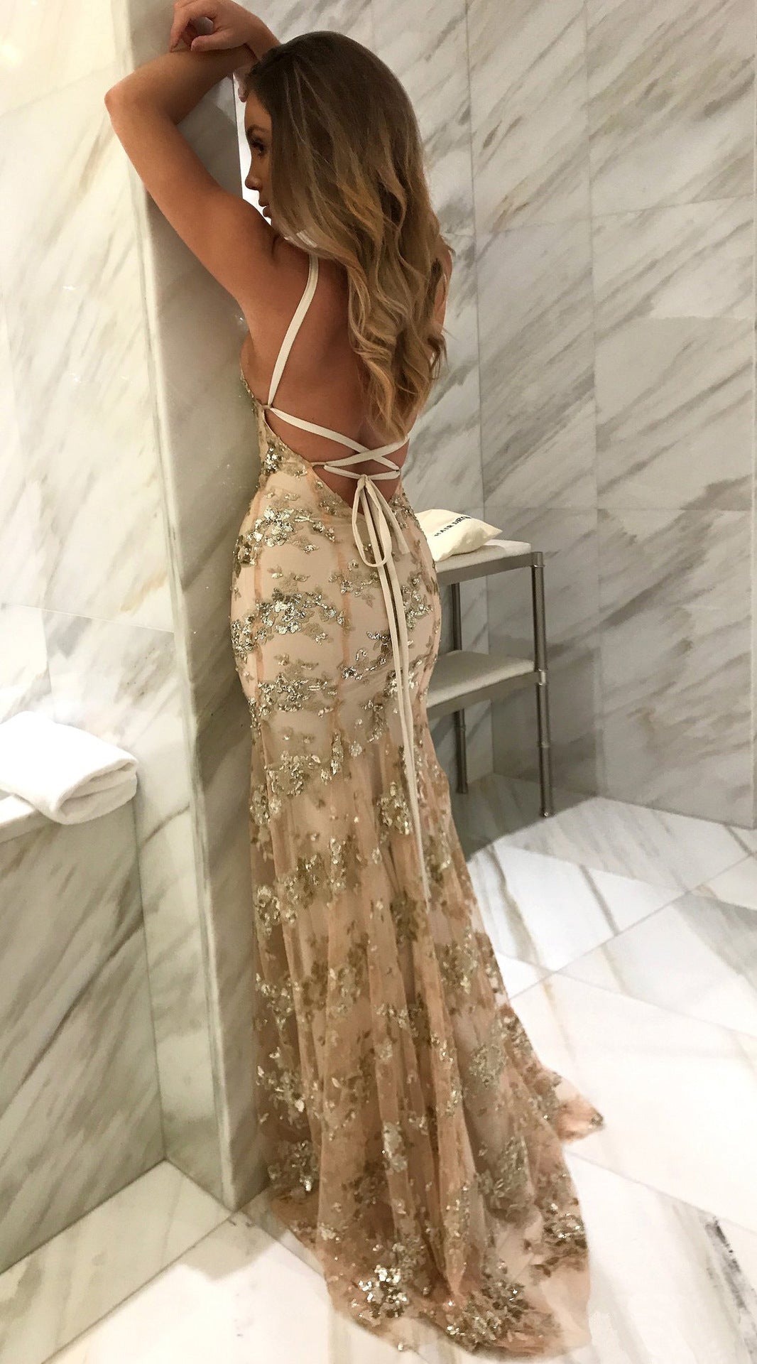 Robe de soirée glamour pour femme avec embellissements en paillettes complexes et dos élégant Berg-Feldt