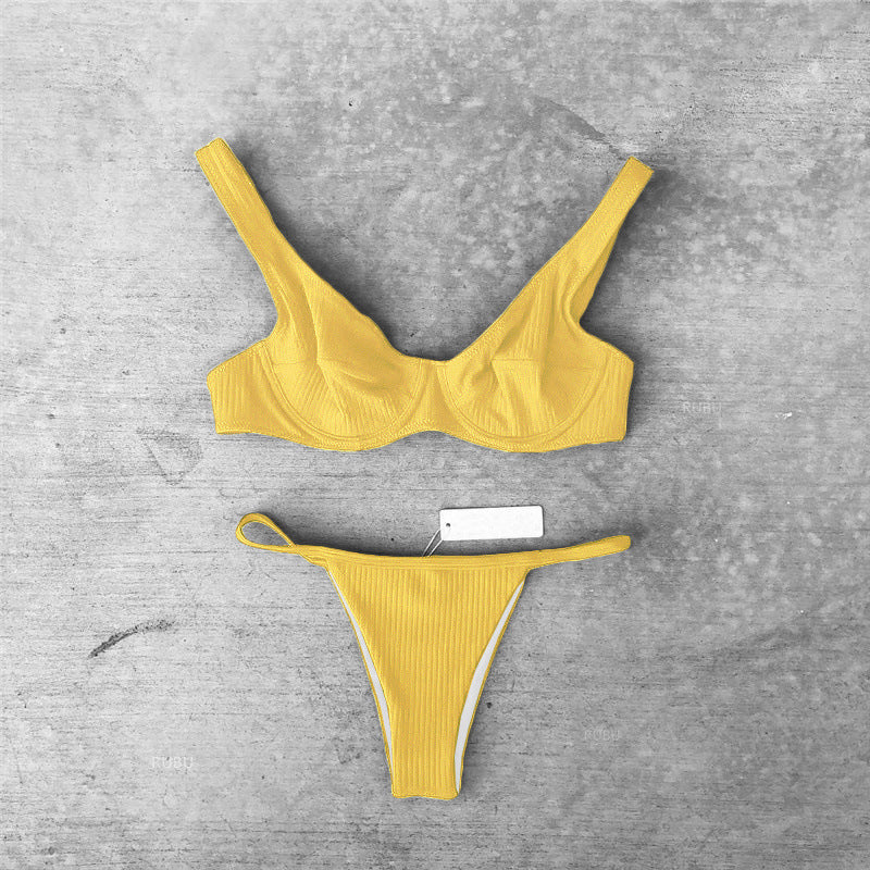 Sport-Bikini für Damen mit leicht gepolstertem Oberteil und hohem Beinausschnitt von berg-feldt