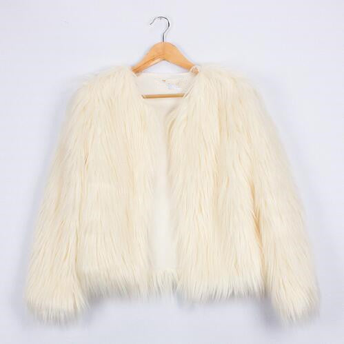 Damenjacke aus flauschigem Kunstfell mit voluminösem Schnitt und elegantem Kragen Berg-Feldt