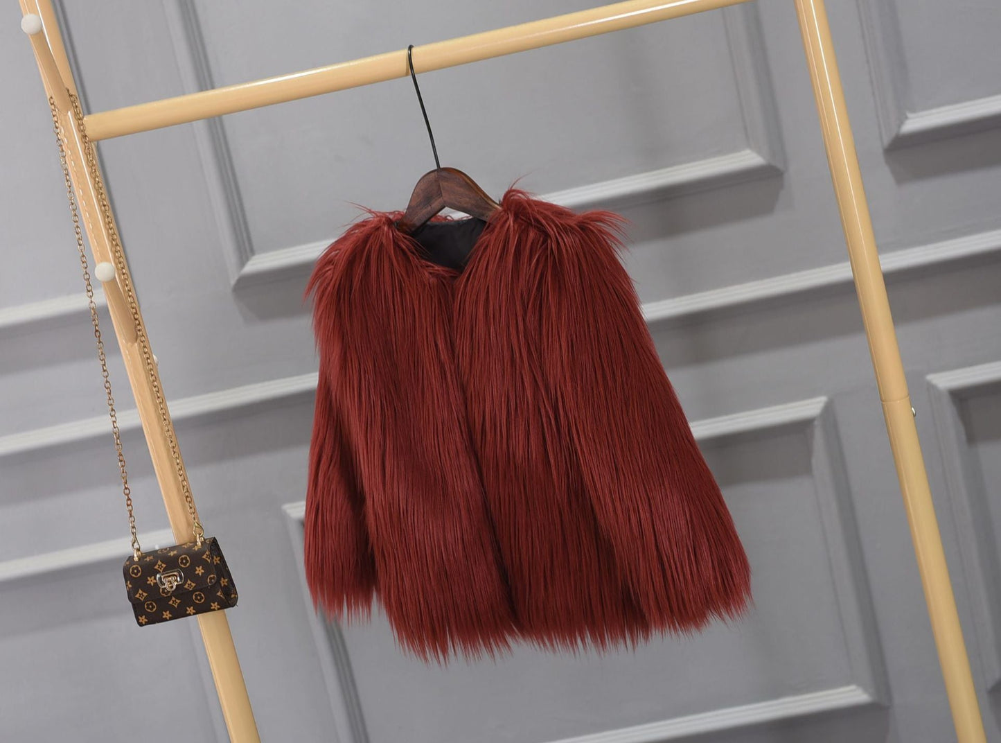 Damen Luxuriöser Kunstpelzjacke mit voluminösem Kragen Berg-Feldt