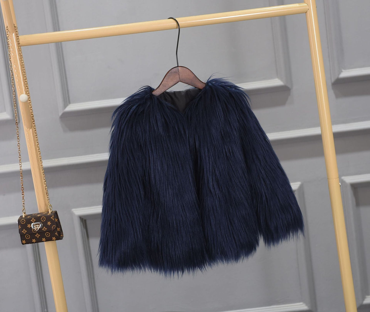 Damen Luxuriöser Kunstpelzjacke mit voluminösem Kragen Berg-Feldt