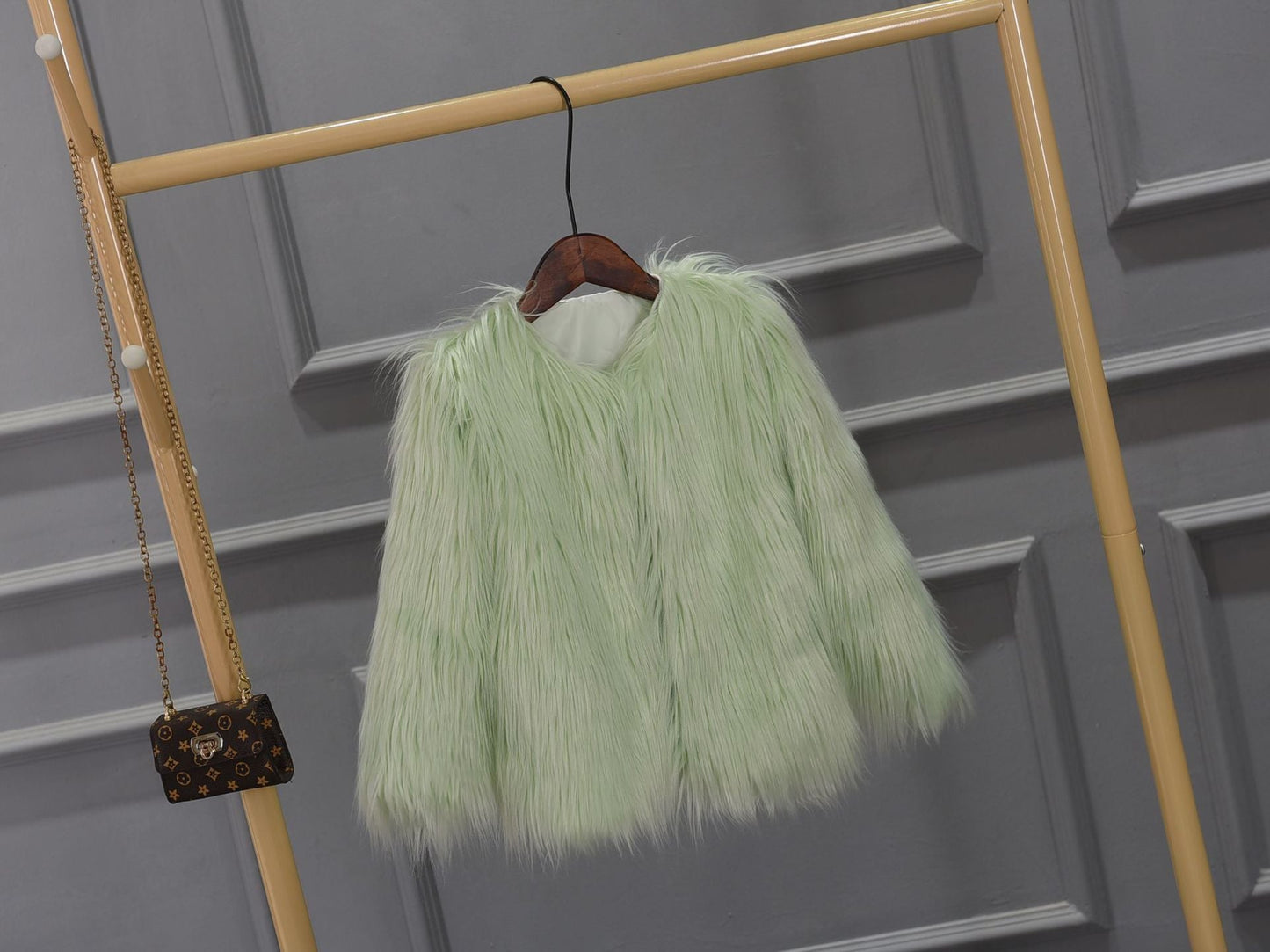 Damen Luxuriöser Kunstpelzjacke mit voluminösem Kragen Berg-Feldt