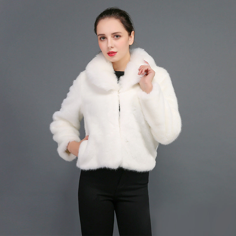 Veste femme en fausse fourrure duveteuse avec col volumineux et coupe élégante Berg-Feldt