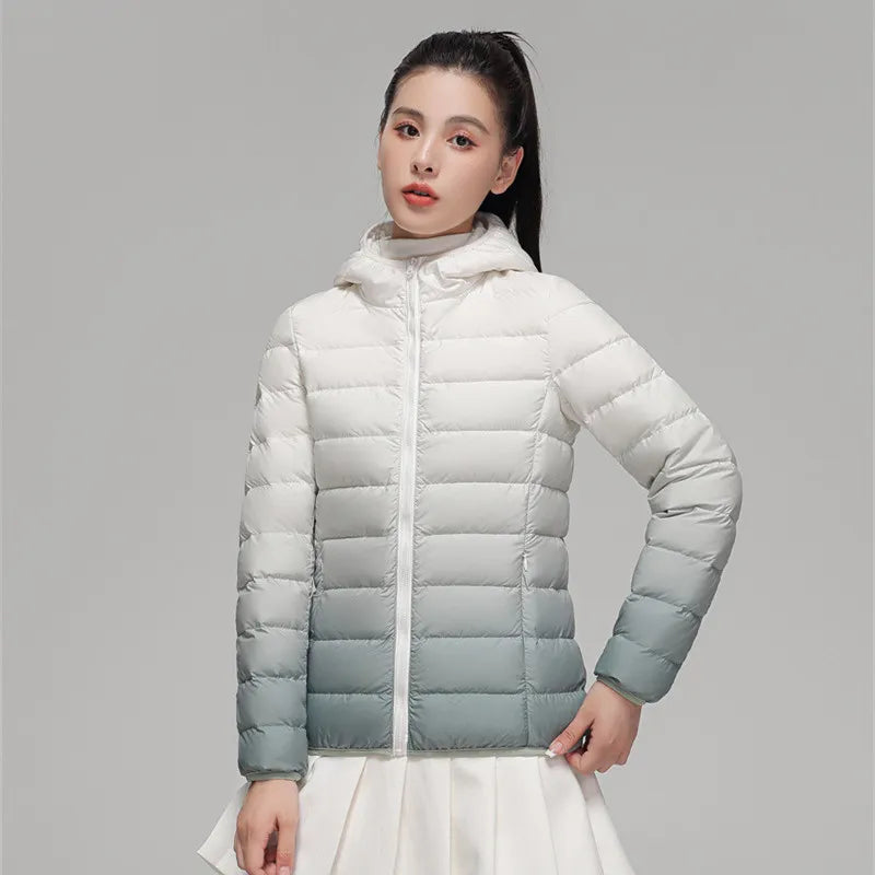 Berg-Feldt | Leichte Daunenjacke mit farbverlaufender Kapuze