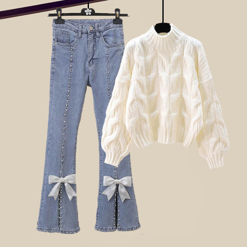 Berg-Feldt | Fleur Retro Glam Set - Weicher Cremefarbener Pullover & Jeans mit Perlenverzierung