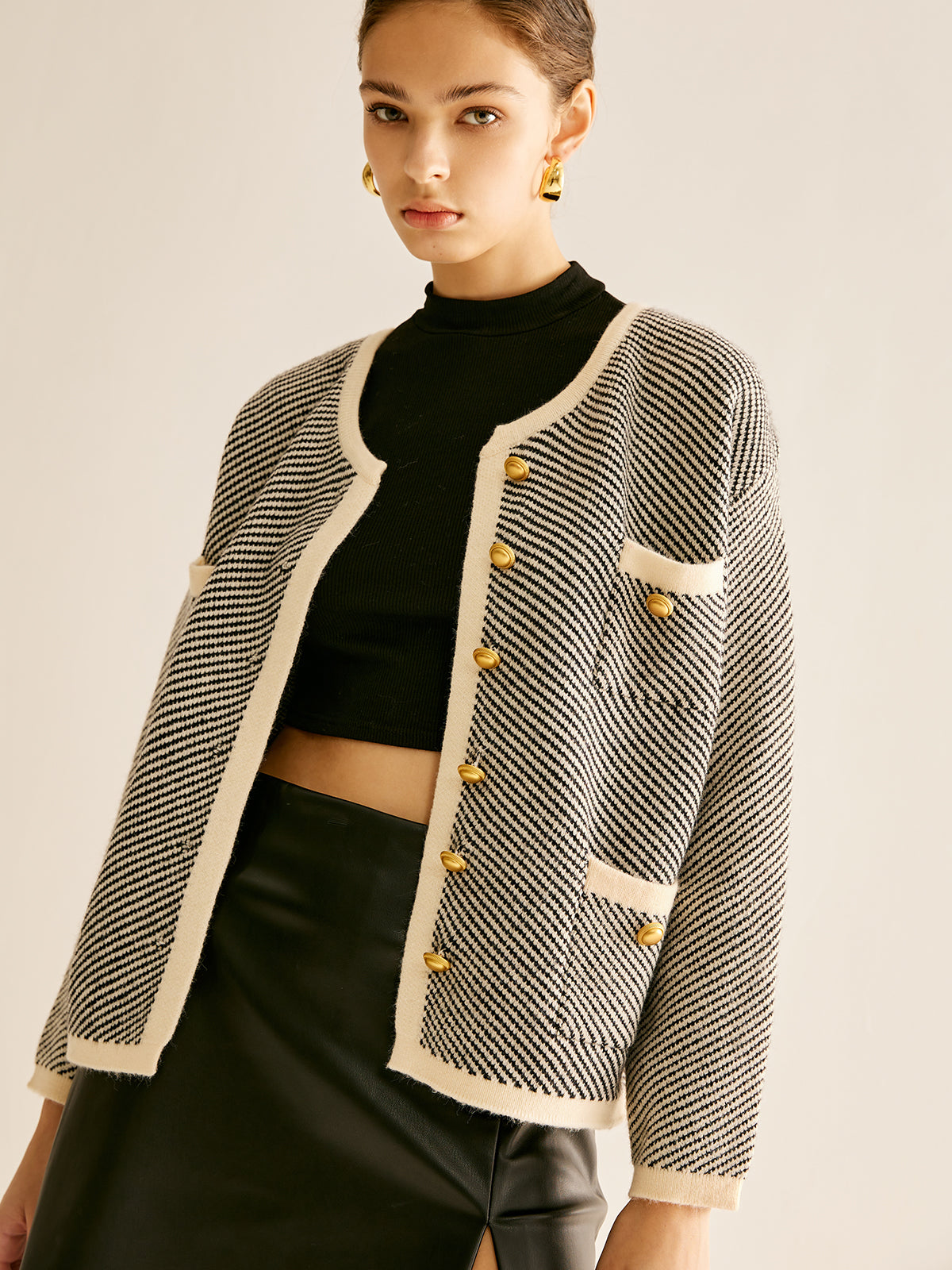 Berg-Feldt | Tweed Cardigan Kontrastdetails und Goldknöpfe Klassisch und Sophisticated