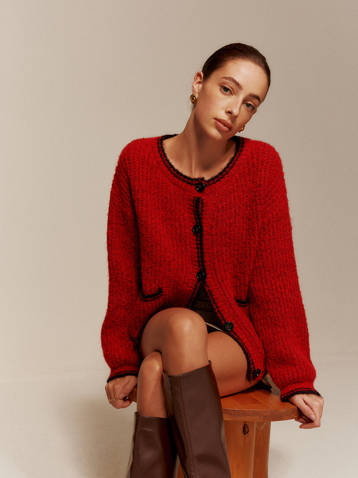 Berg-Feldt | Cardigan à bordures contrastantes et gros boutons en tweed, un classique audacieux