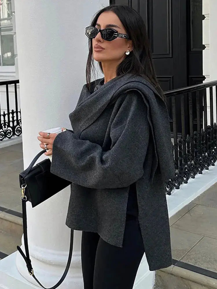 Berg-Feldt | Elegante Cape Jacke Zeitloser Stil und Vielseitige Eleganz