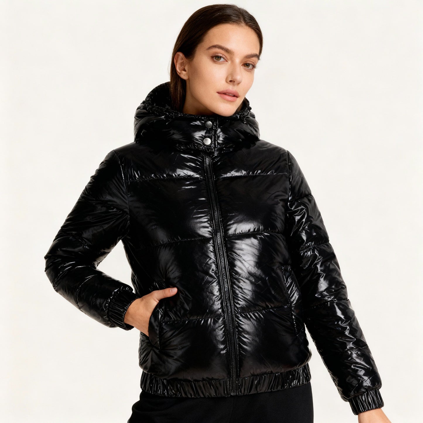 Veste d'hiver brillante à capuche pour femme – Résistante à l'eau & Isolée thermiquement – Berg-Feldt