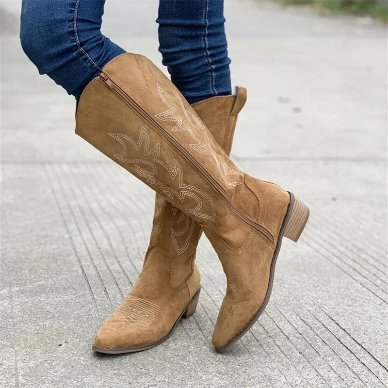 Bottes Cowboy Berg-Feldt – Effet Daim – Style Western Brodé – Mi-hautes – Petit Talon