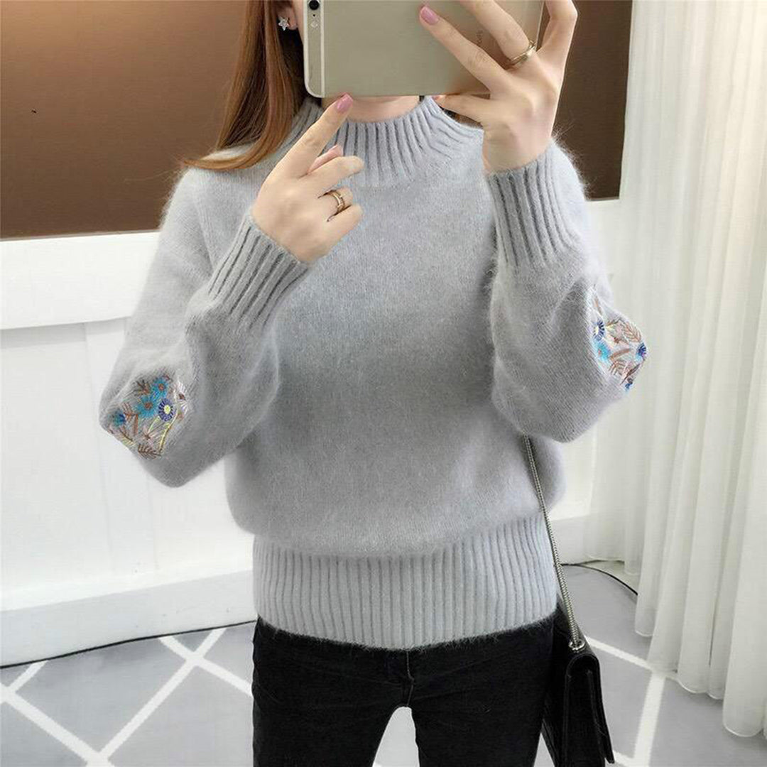 Berg-Feldt | Strickpullover mit floraler Stickerei