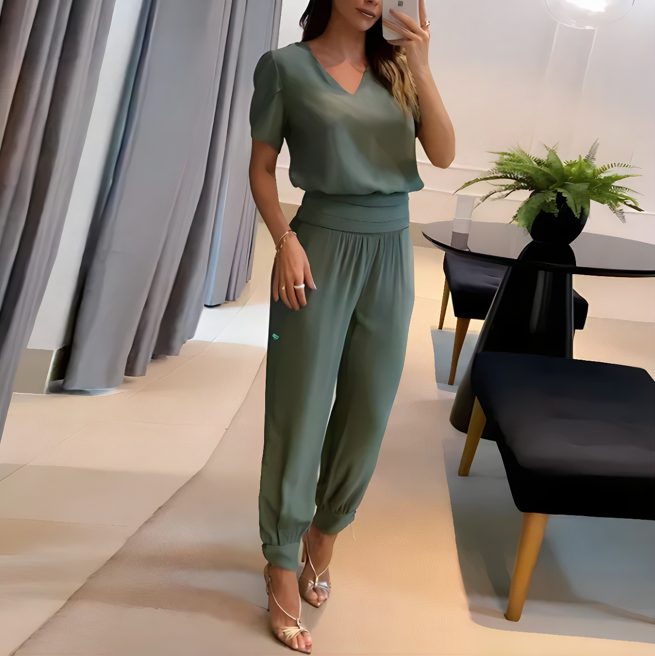 Brigitte : Ensemble moderne chemisier et pantalon