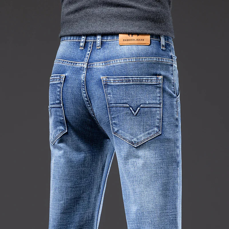 VERNER - Straight-Leg Jeans