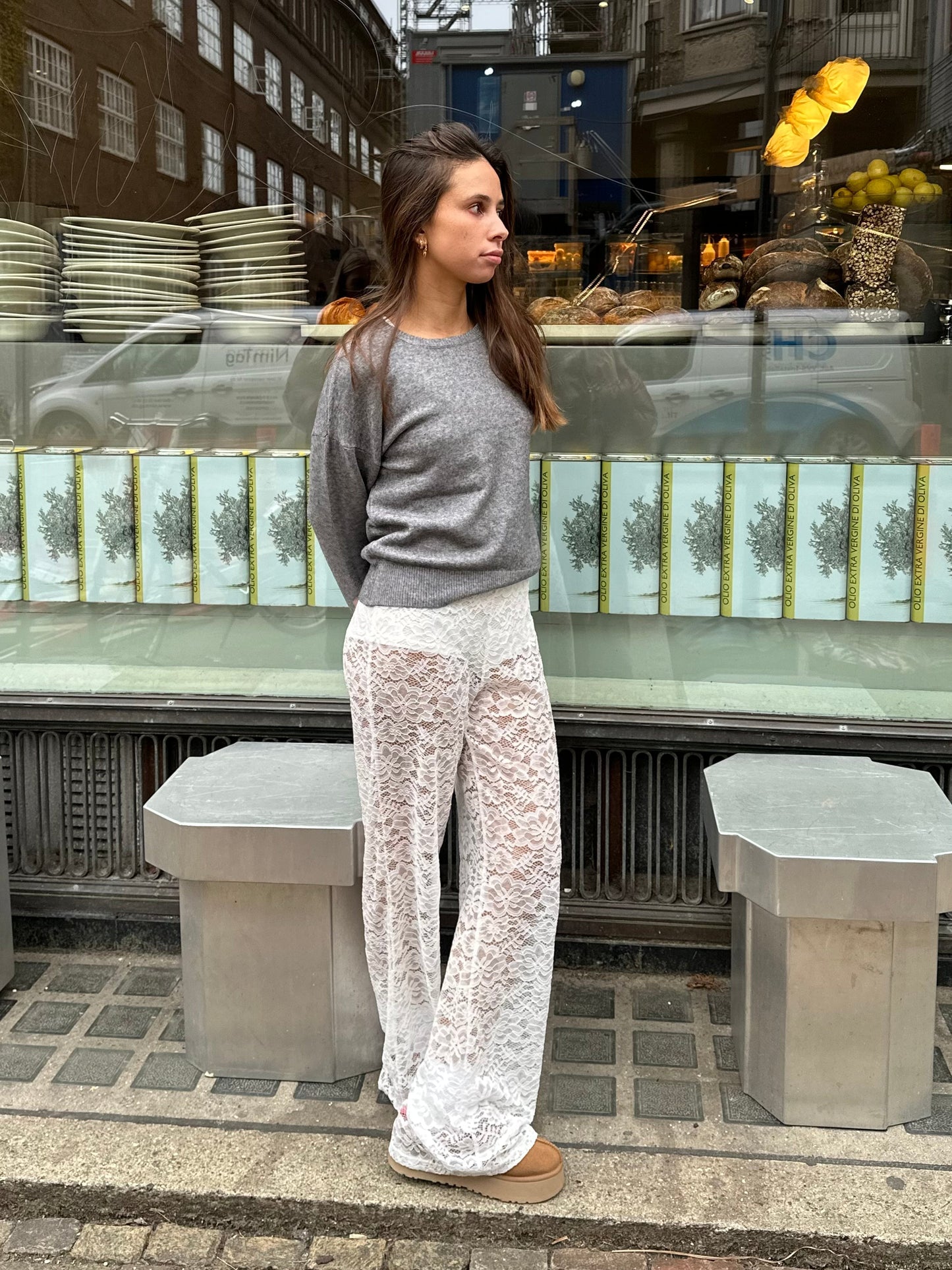 Berg-Feldt | Elegante Damenhose mit Spitze und Weitem Bein
