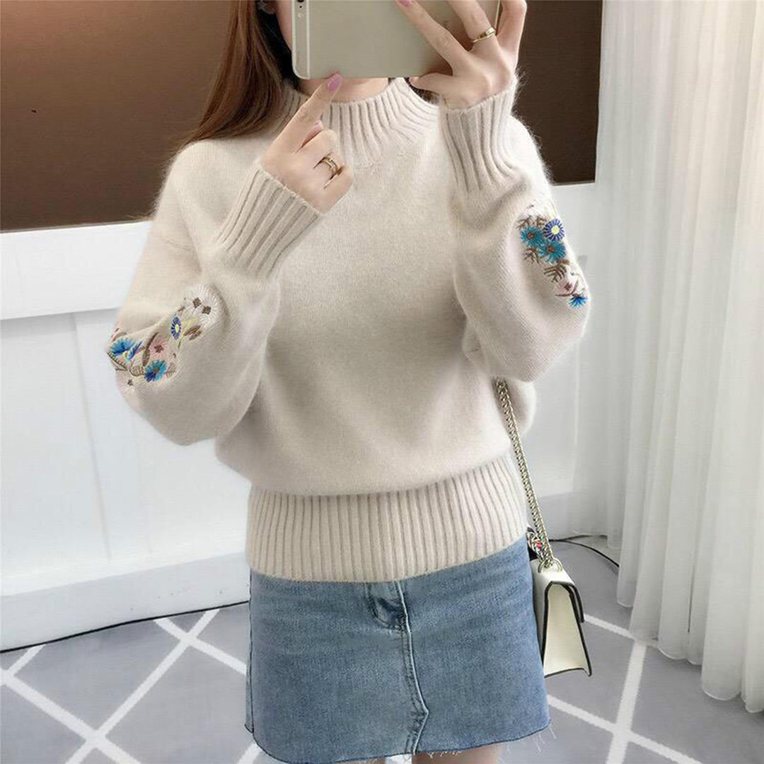 Berg-Feldt | Strickpullover mit floraler Stickerei