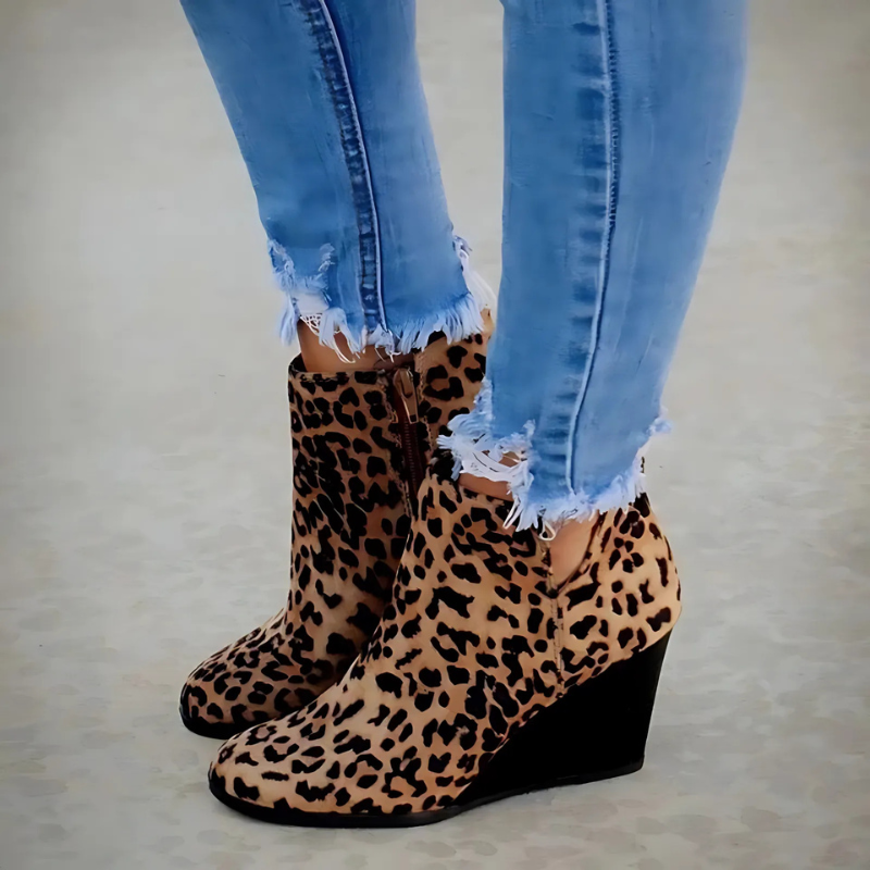 Berg-Feldt | Stiefeletten - Faux Wildleder - Keilabsatz - Seitenreißverschluss
