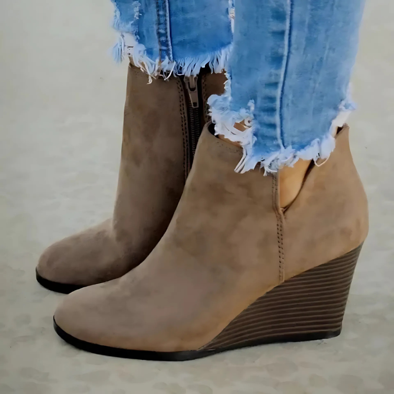 Berg-Feldt | Stiefeletten - Faux Wildleder - Keilabsatz - Seitenreißverschluss