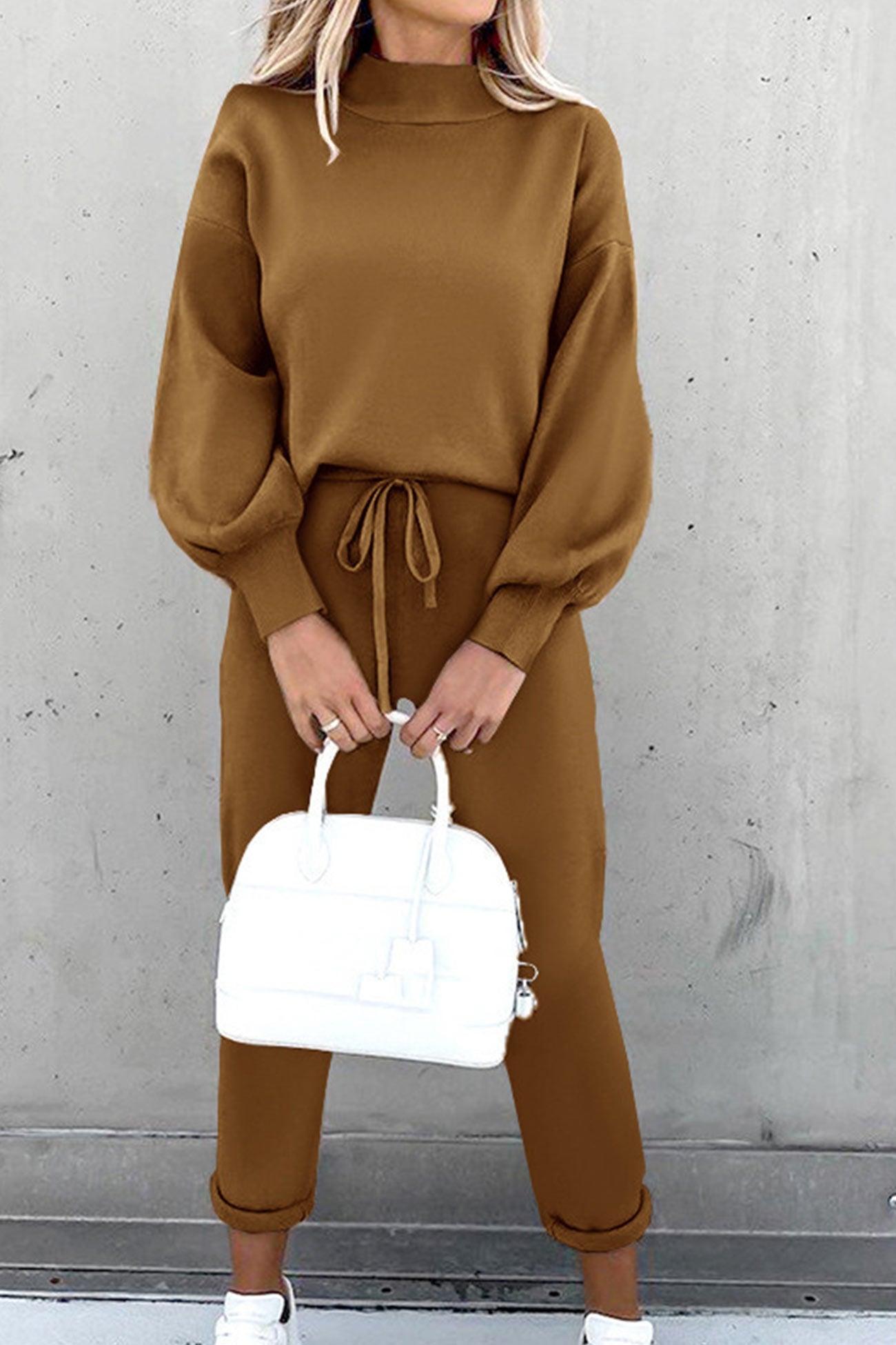 Costume Berg-Feldt : Col volumineux et longues manches bouffantes