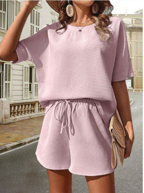 Élégante tenue d'été deux pièces de Thalia pour les femmes soucieuses de la mode