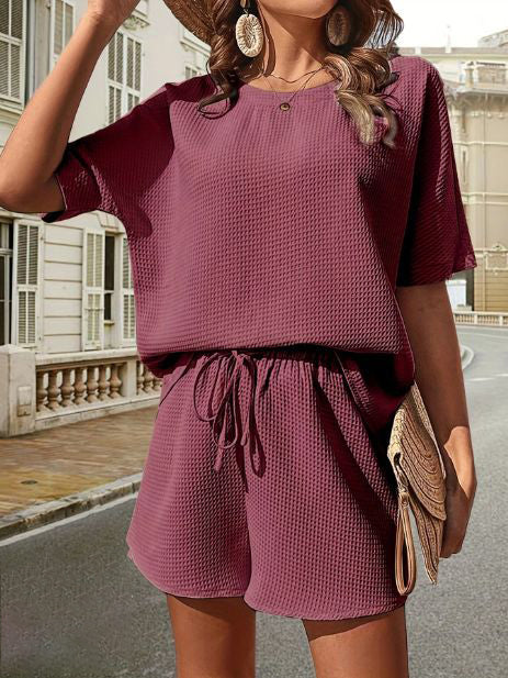 Élégante tenue d'été deux pièces de Thalia pour les femmes soucieuses de la mode
