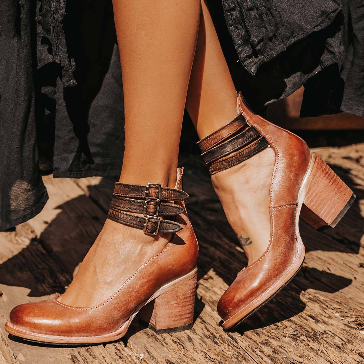 Elegante Pumps mit Knöchelriemen - Neda