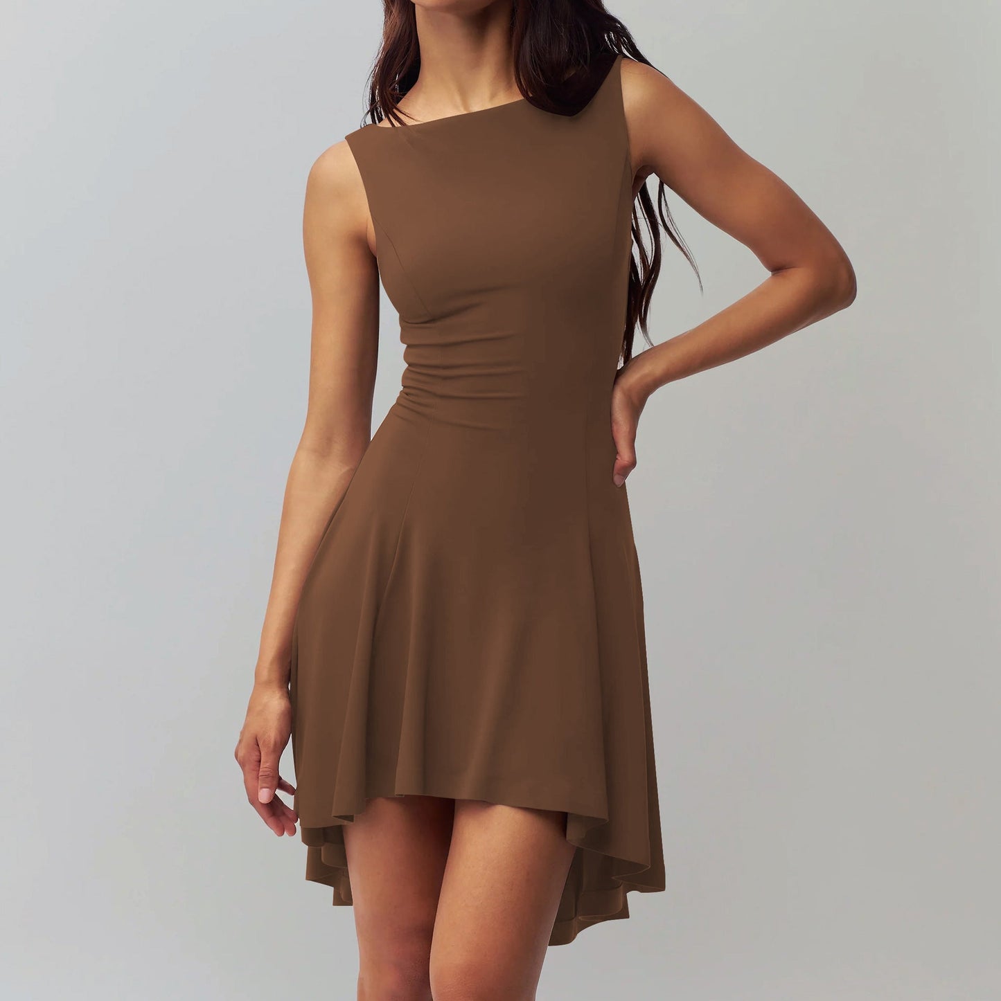 Asymmetrisches Minikleid mit fließendem Rockteil und schmalem Ausschnitt von berg-feldt