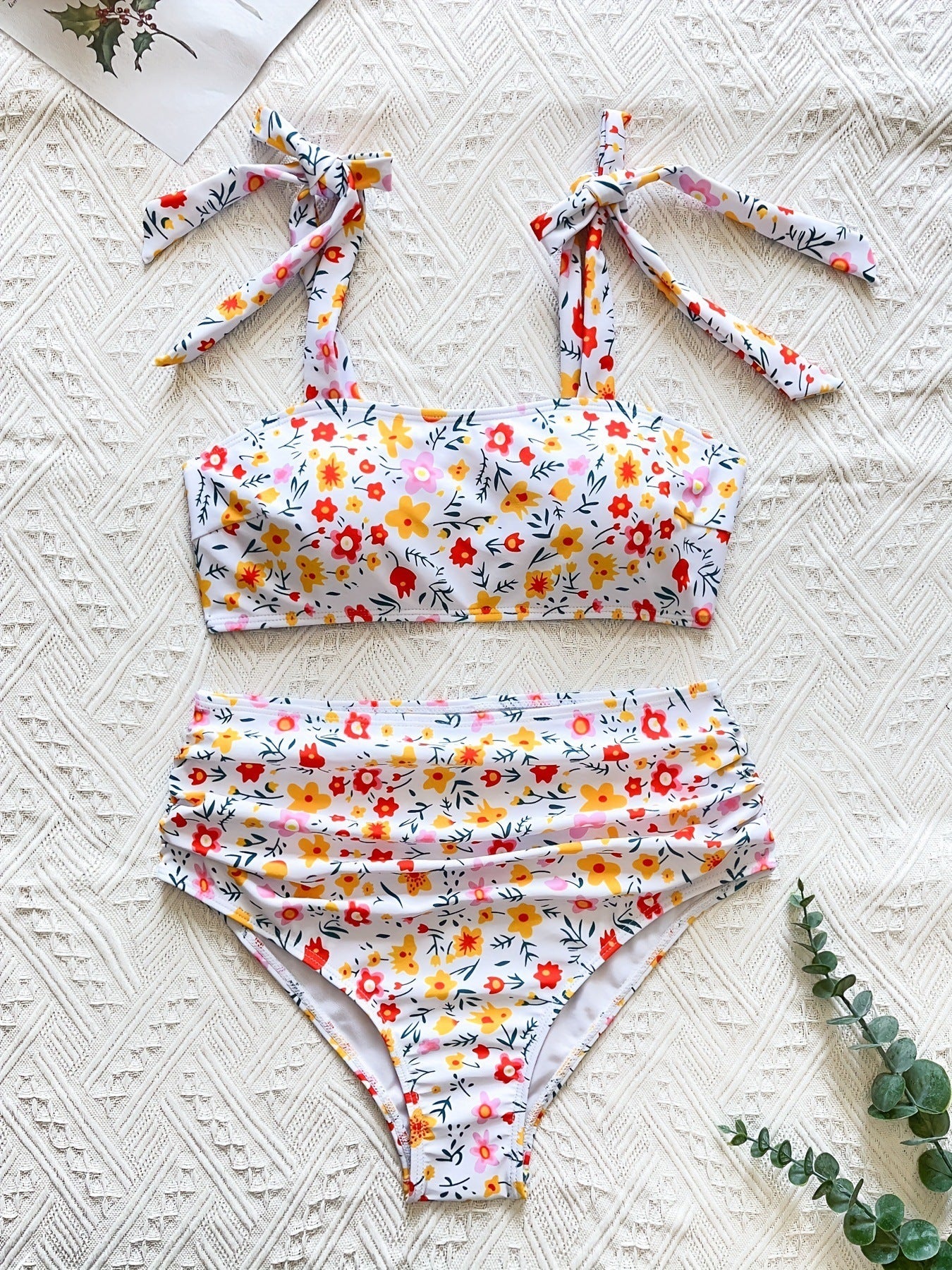Maillot de bain deux pièces taille haute à fleurs par berg-feldt