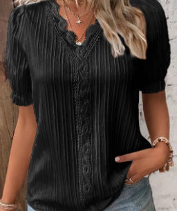 Chemise femme tendance avec texture et éléments romantiques en dentelle de berg-feldt