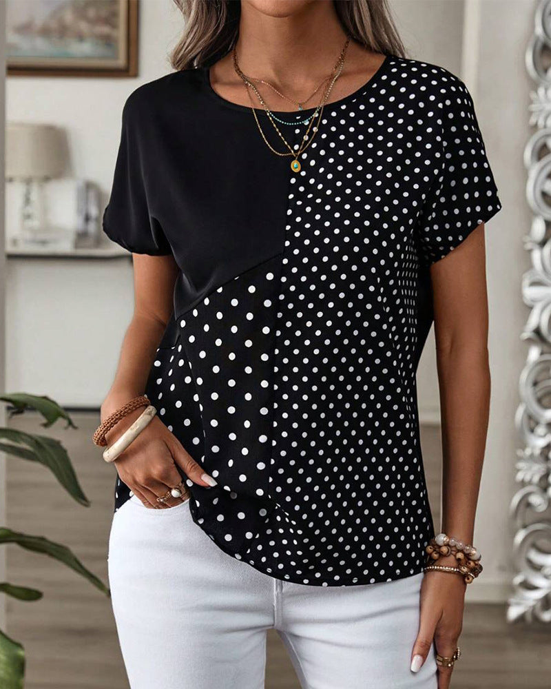 Modernes Damen-Polopiké mit Punkten und raffinierten Details von berg-feldt