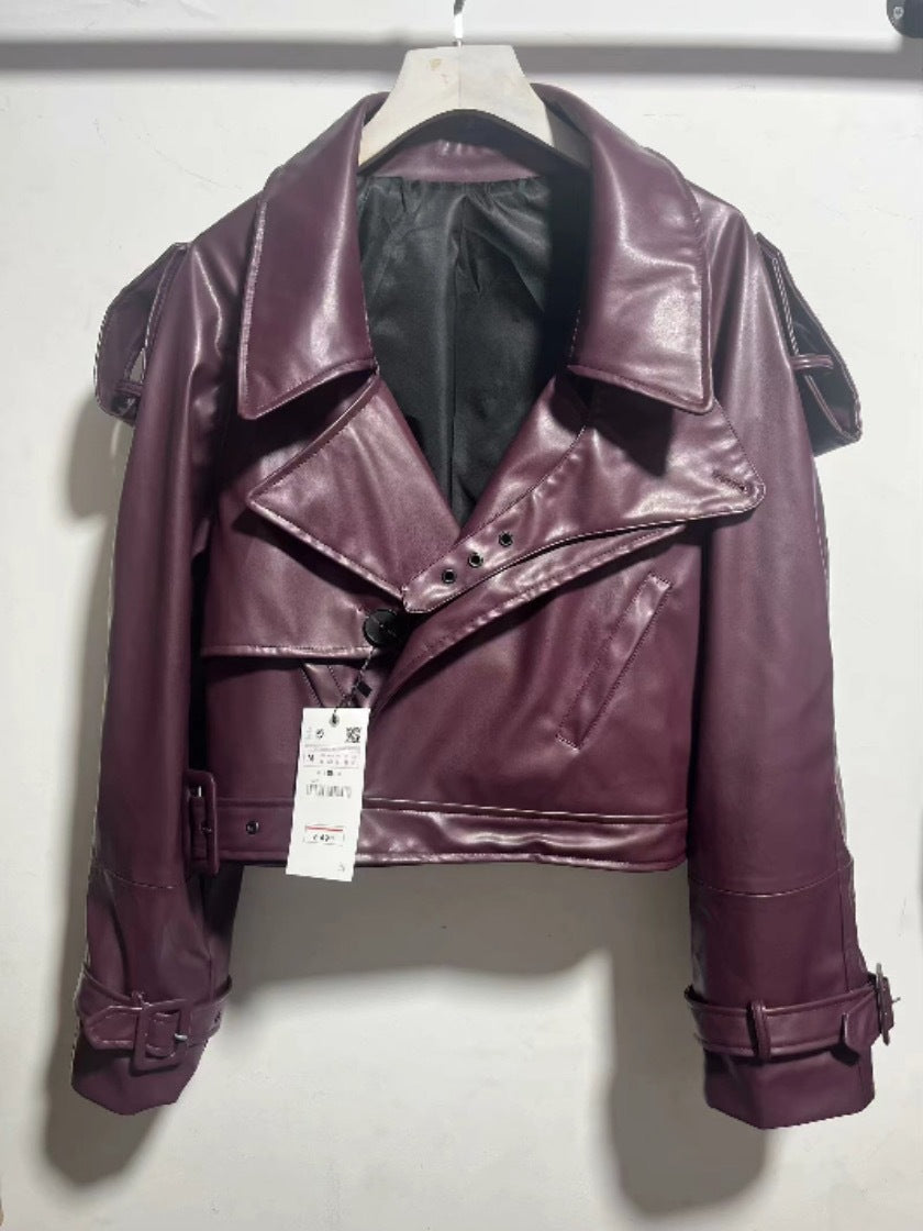 Blouson biker court en similicuir avec boutons décoratifs par berg-feldt