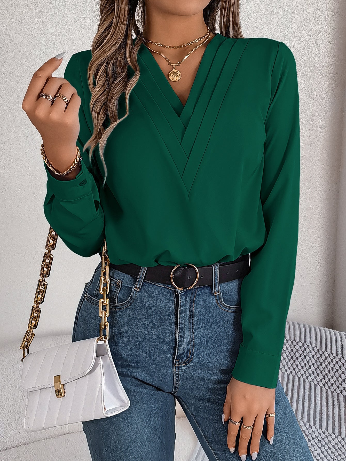Chemise élégante en V plissée pour femme par berg-feldt