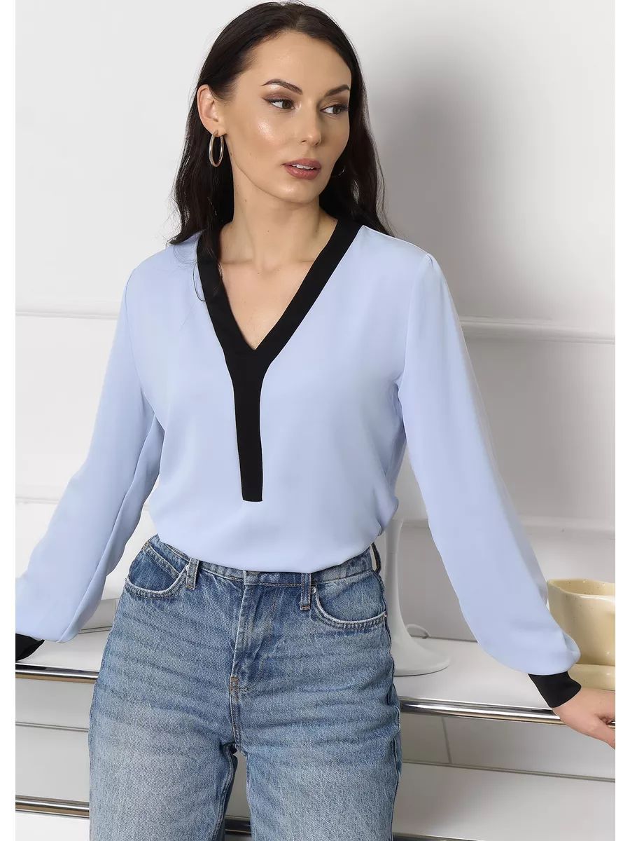 Elegante Damenbluse mit modernen Kontrastdetails von berg-feldt