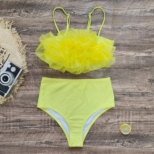 Bikini Set für Damen mit Blumen-Tüll-Oberteil und hoch geschnittenen Höschen von berg-feldt
 - berg-feldt
