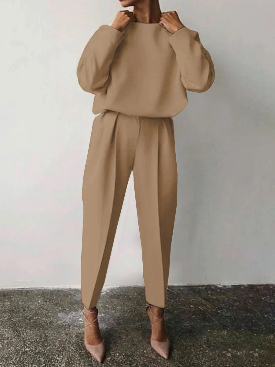 Ensemble décontracté deux pièces pour femme, coupe ample et détails élégants Berg-Feldt