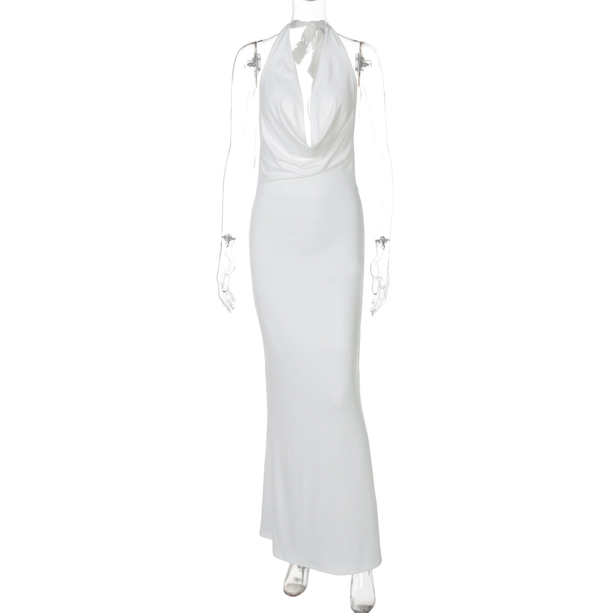 Elegantes Maxikleid für Damen mit tiefem V-Ausschnitt und fließendem Stoff von berg-feldt