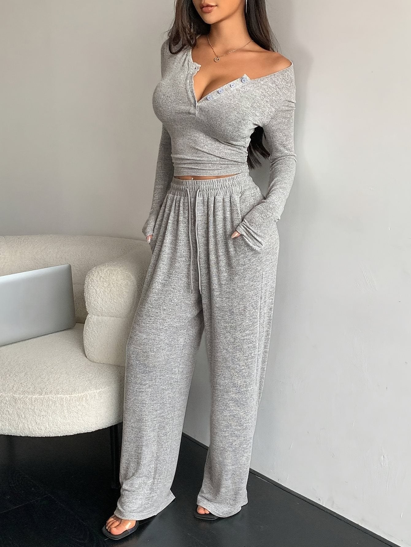 Loungewear Set Damen: Oberteil und weite Hose von berg-feldt