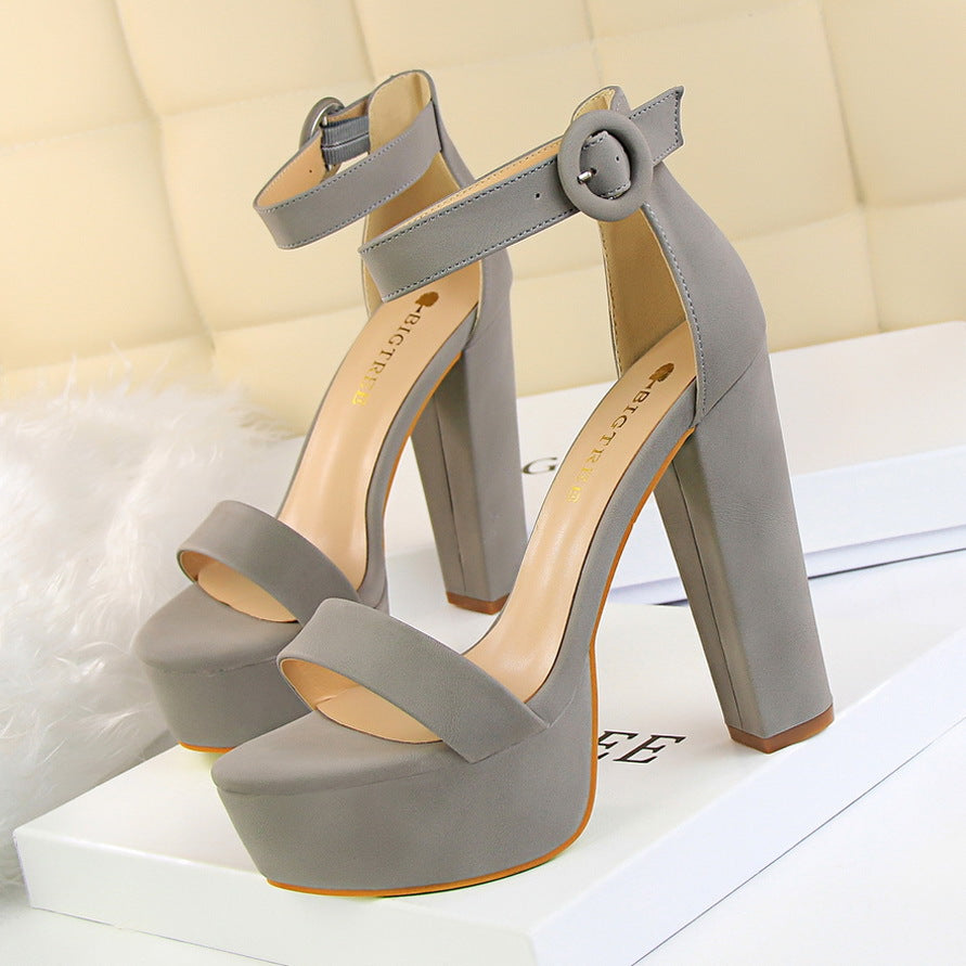 Sandales à plateforme et talons hauts pour femmes avec bride réglable à la cheville et talon bloc robuste Berg-Feldt