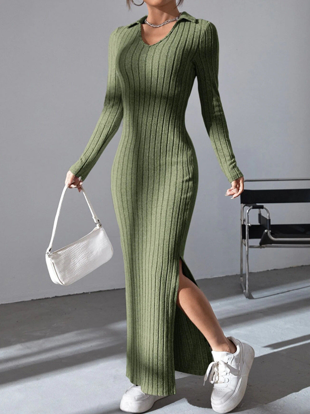Robe longue pour femme avec encolure en V texturée et fentes latérales Berg-Feldt