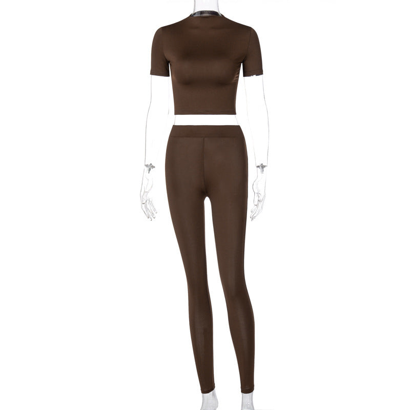 Ensemble de sport pour femme : haut ajusté et leggings longs par berg-feldt