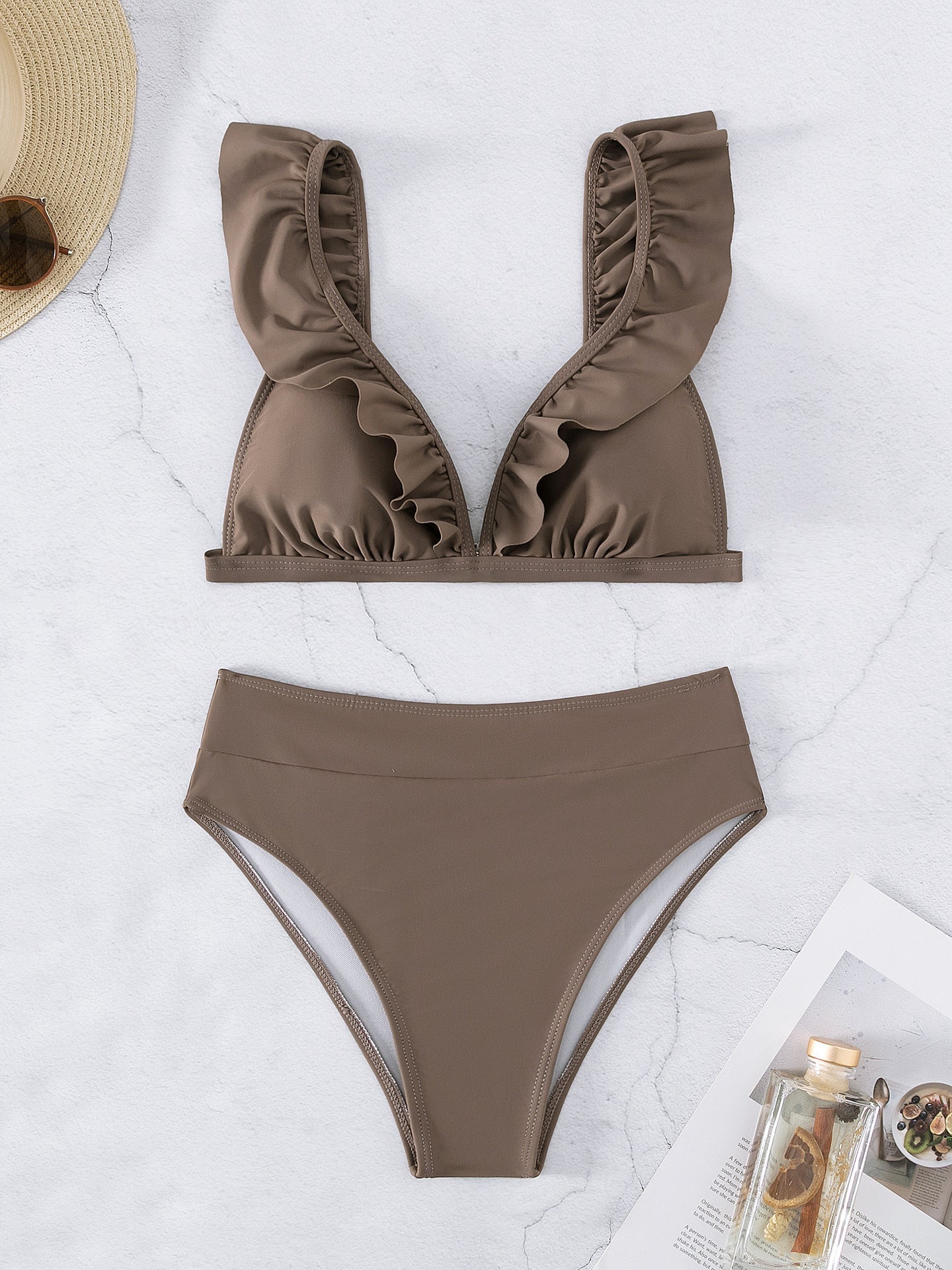 Haut de maillot de bain pour femme à volants tendance et coupe échancrée de berg-feldt
