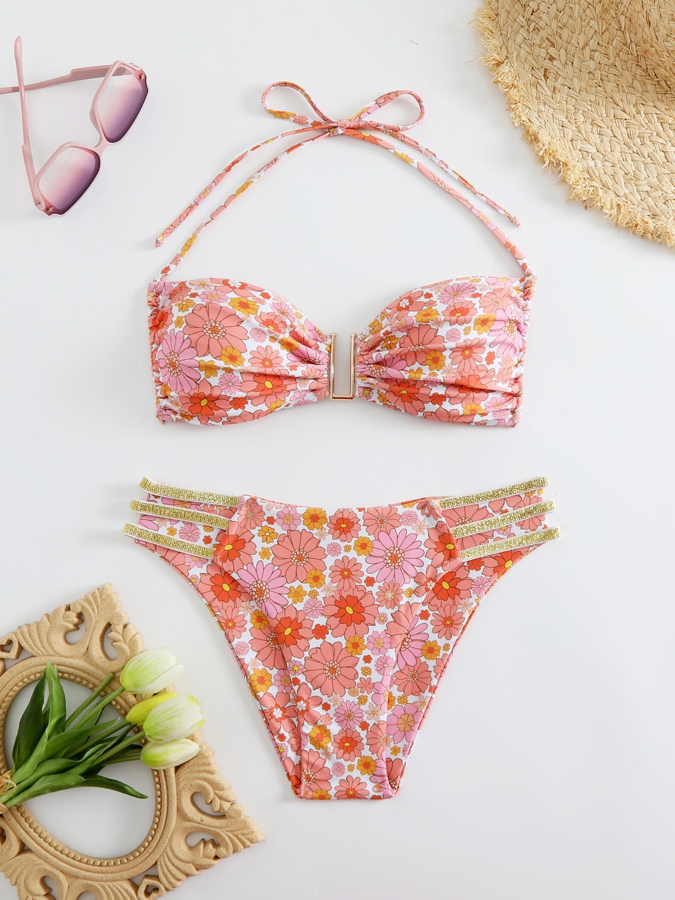 Eleganter Damen-Bikini mit Schnürung und Blumenmuster von berg-feldt