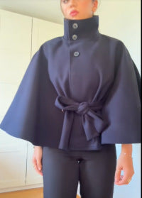 Veste cape élégante pour femme avec nœud et manches volumineuses Berg-Feldt